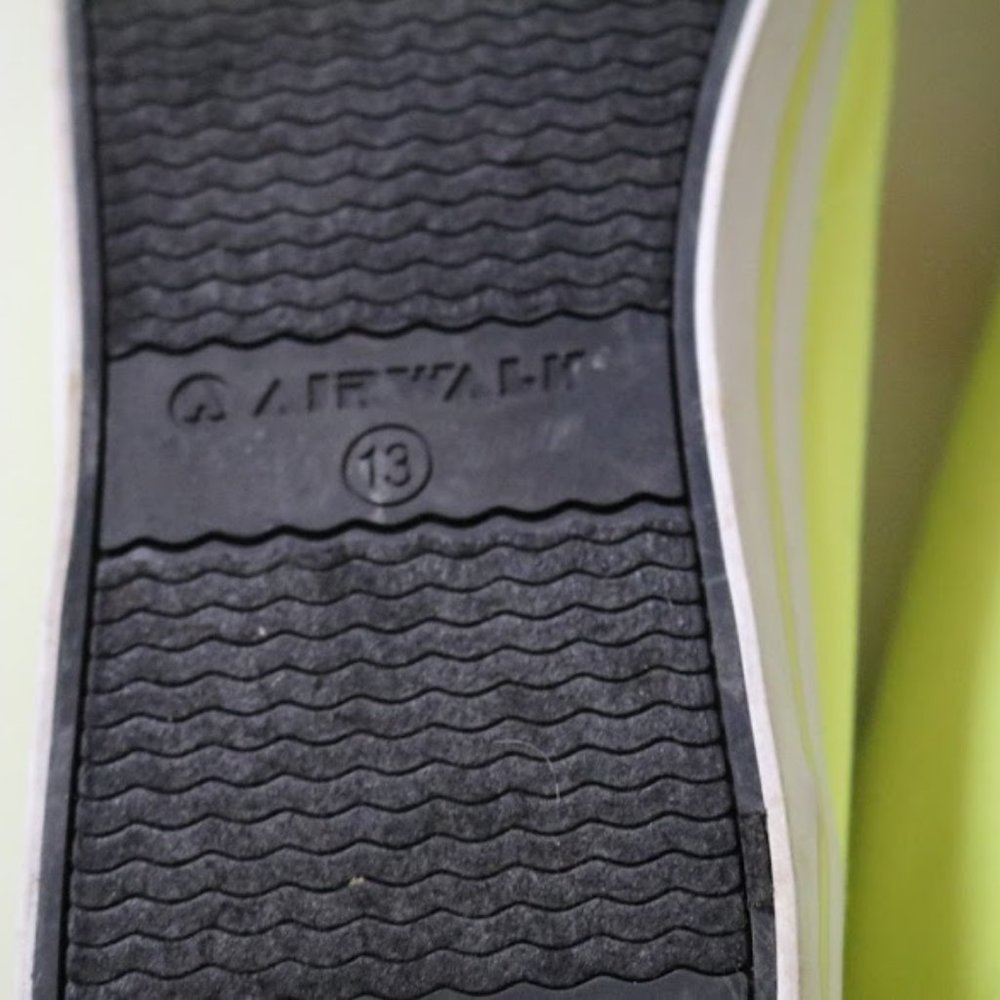 SOLD Unisex Airwalk Neon Canvas Legacee Sneakers - Picture 12 of 16